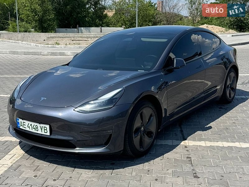 Седан Tesla Model 3 2021 в Кривому Розі
