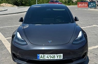 Седан Tesla Model 3 2021 в Кривому Розі