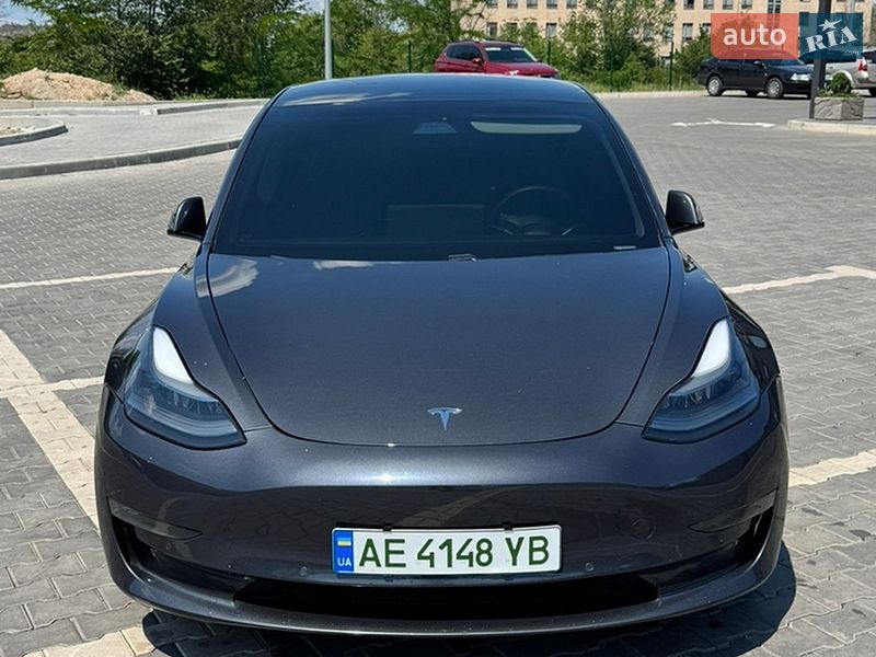 Седан Tesla Model 3 2021 в Кривому Розі