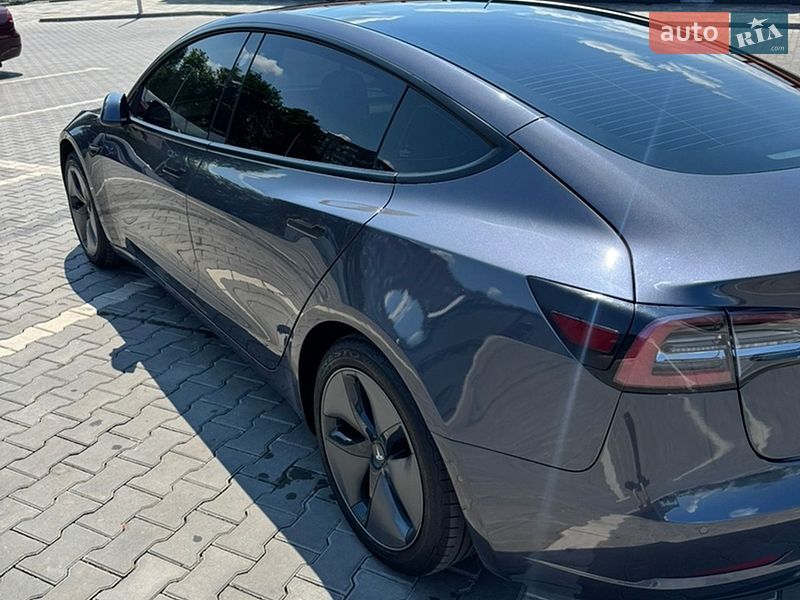 Седан Tesla Model 3 2021 в Кривому Розі