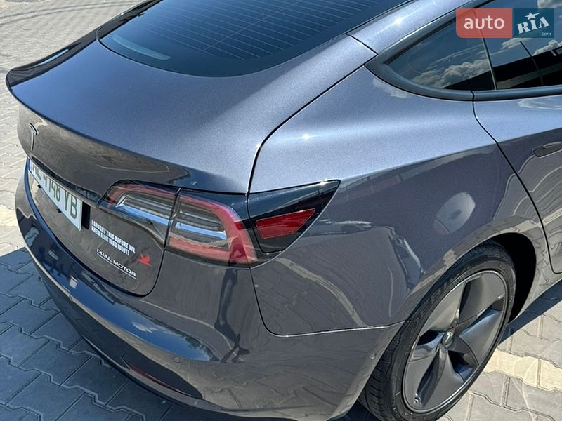 Седан Tesla Model 3 2021 в Кривому Розі