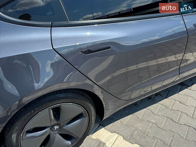 Седан Tesla Model 3 2021 в Кривому Розі
