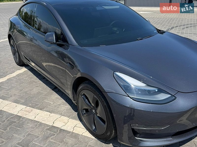 Седан Tesla Model 3 2021 в Кривому Розі