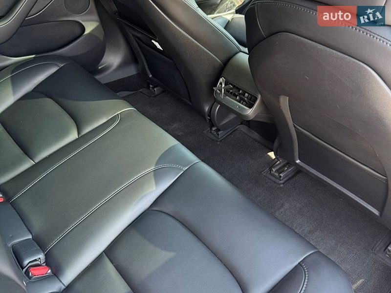 Седан Tesla Model 3 2021 в Кривому Розі