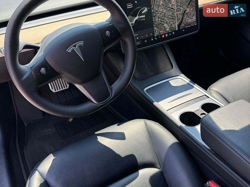 Седан Tesla Model 3 2021 в Кривому Розі