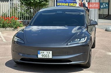 Седан Tesla Model 3 2024 в Бердичеве