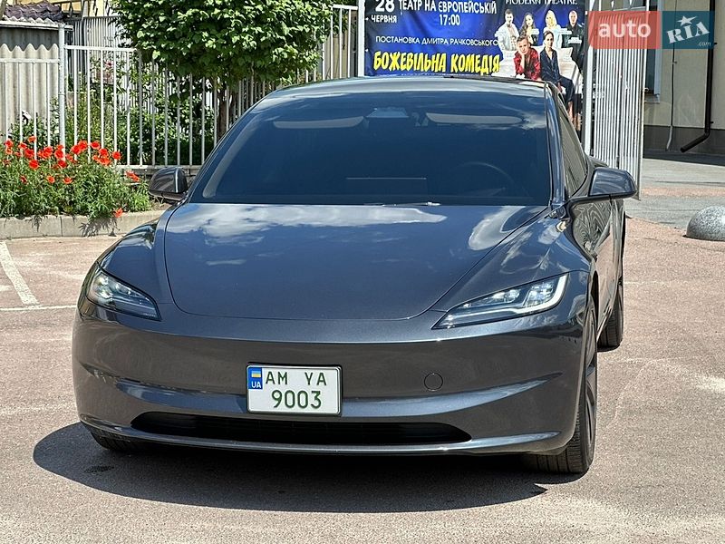 Седан Tesla Model 3 2024 в Бердичеве