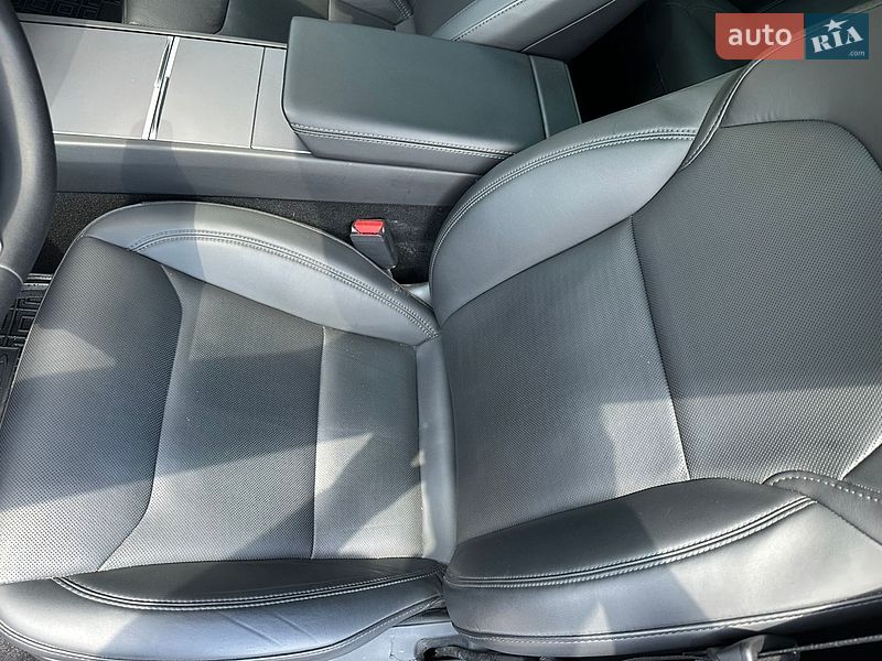 Седан Tesla Model 3 2024 в Бердичеве