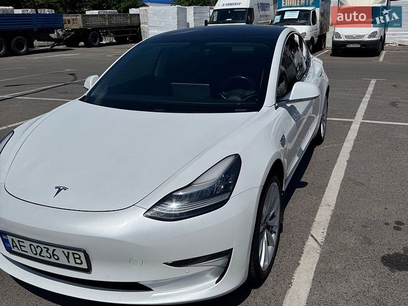 Седан Tesla Model 3 2018 в Днепре