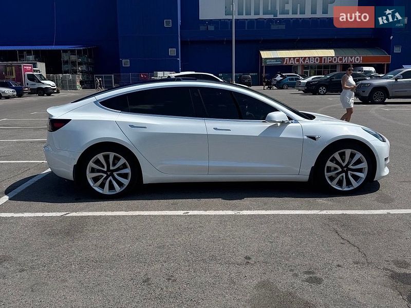 Седан Tesla Model 3 2018 в Днепре