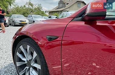 Седан Tesla Model 3 2024 в Стрию
