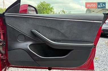 Седан Tesla Model 3 2024 в Стрию