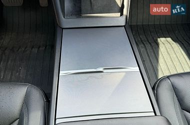 Седан Tesla Model 3 2024 в Стрию