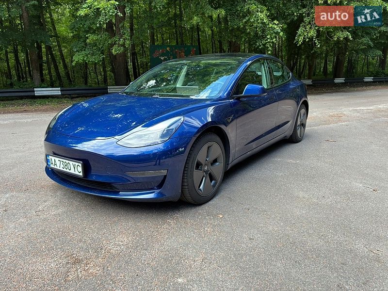 Седан Tesla Model 3 2020 в Киеве