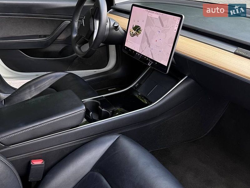 Седан Tesla Model 3 2020 в Хмельницком
