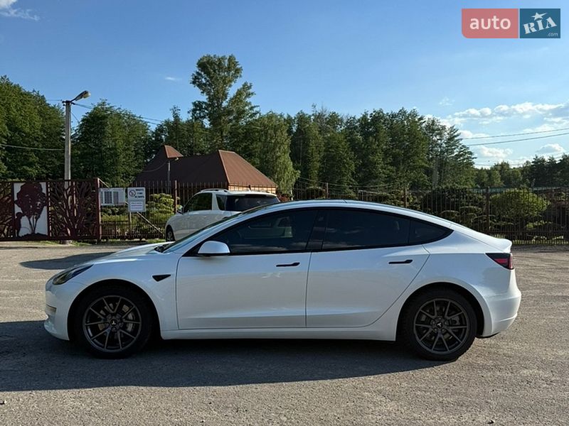 Седан Tesla Model 3 2022 в Михайлівці-Рубежівці