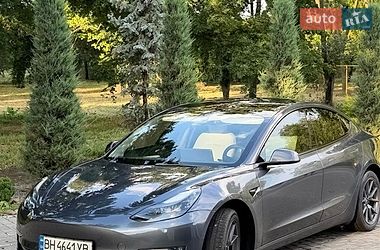 Седан Tesla Model 3 2022 в Измаиле
