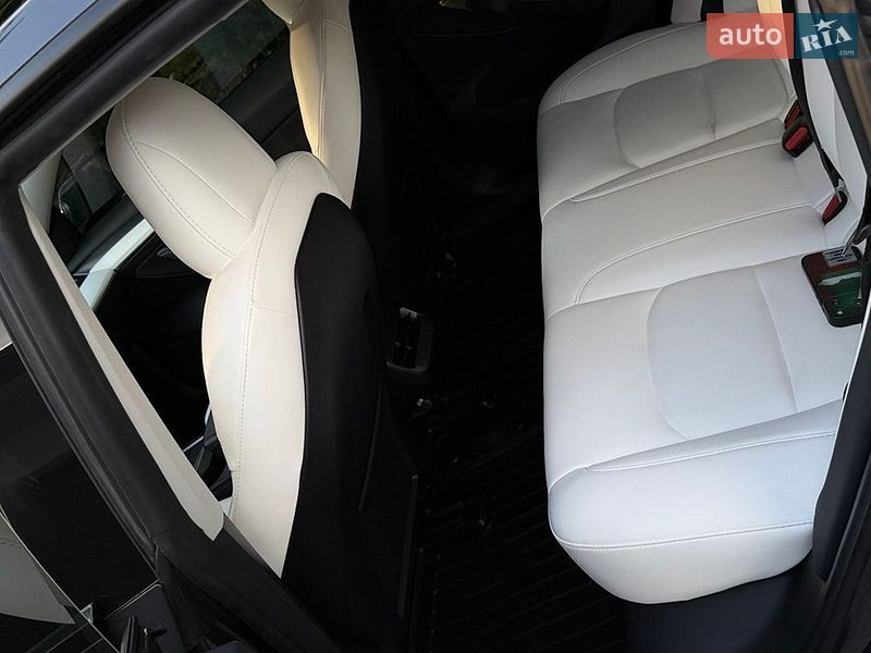 Седан Tesla Model 3 2022 в Одессе