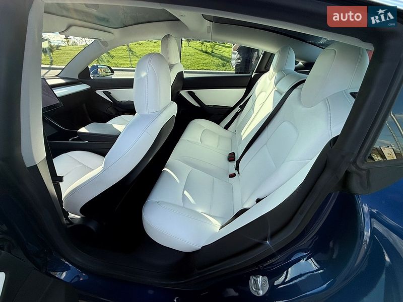 Седан Tesla Model 3 2019 в Одессе