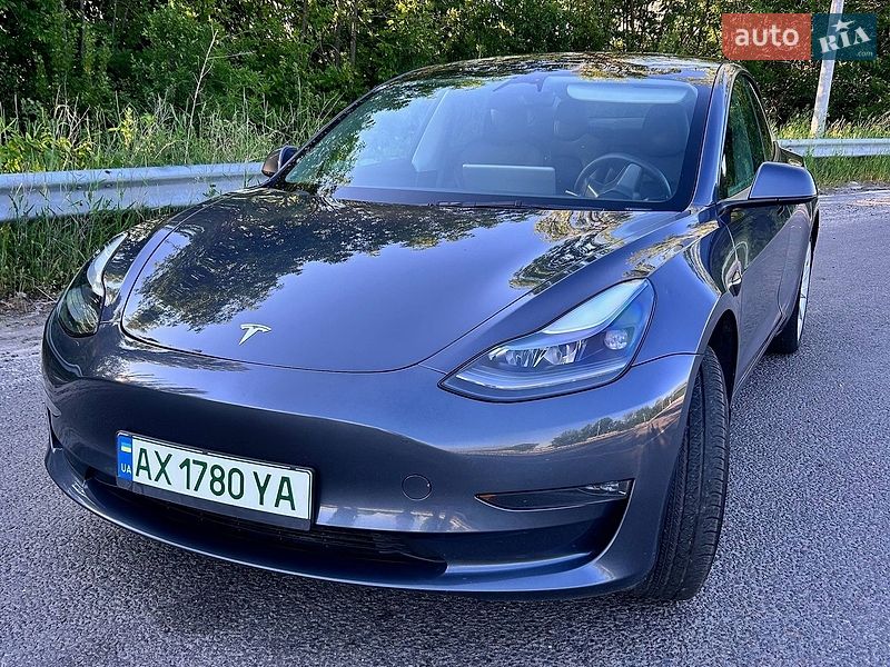 Tesla Model 3 2022