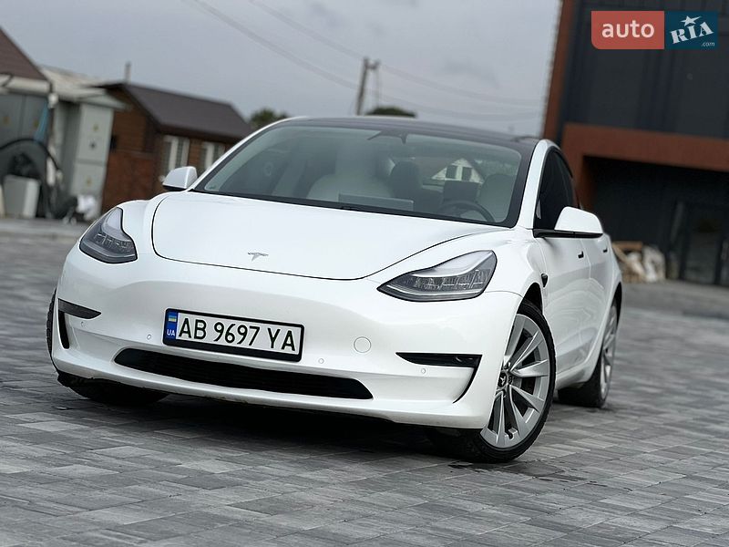 Седан Tesla Model 3 2020 в Виннице