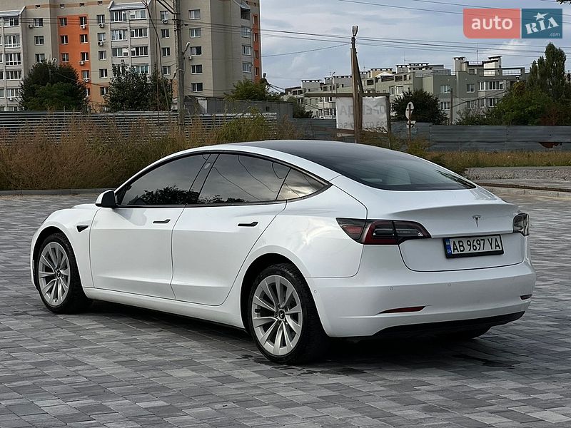 Седан Tesla Model 3 2020 в Виннице
