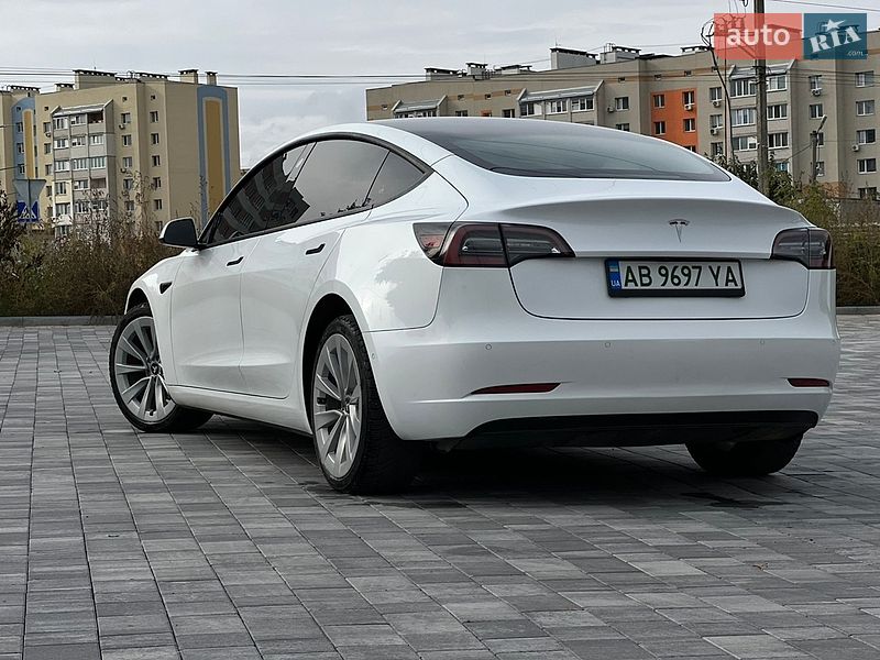 Седан Tesla Model 3 2020 в Виннице