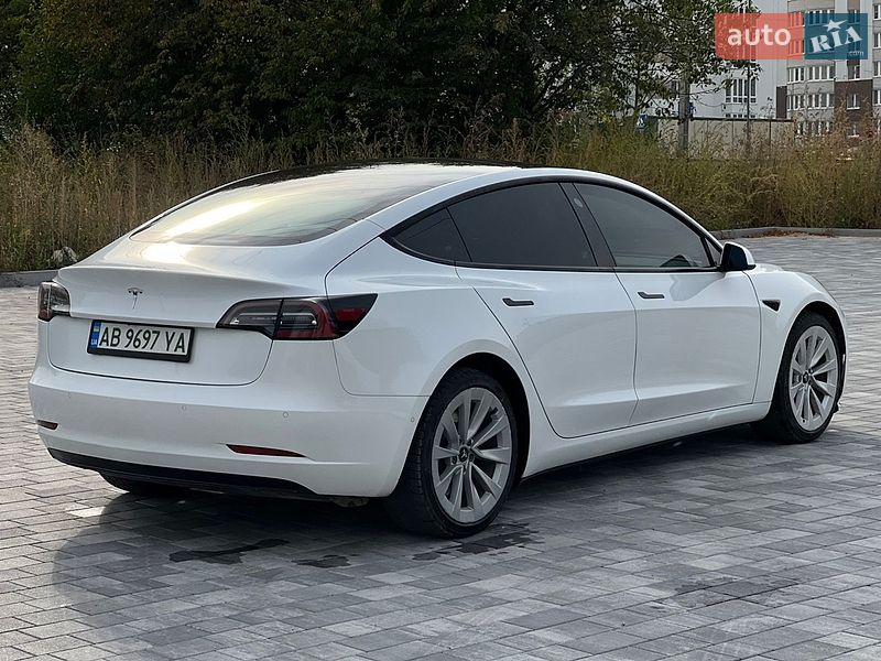 Седан Tesla Model 3 2020 в Виннице