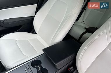 Седан Tesla Model 3 2020 в Виннице