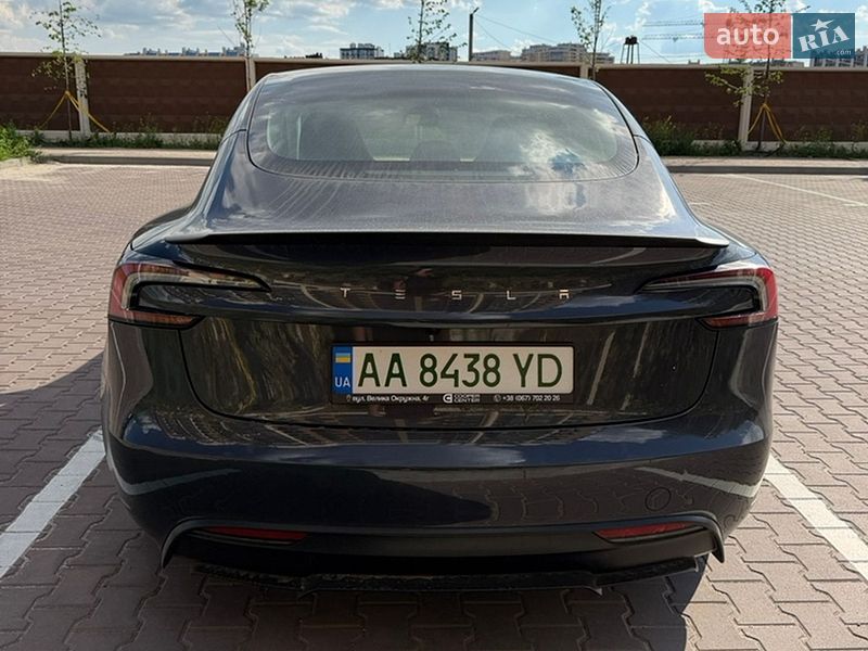 Седан Tesla Model 3 2024 в Киеве