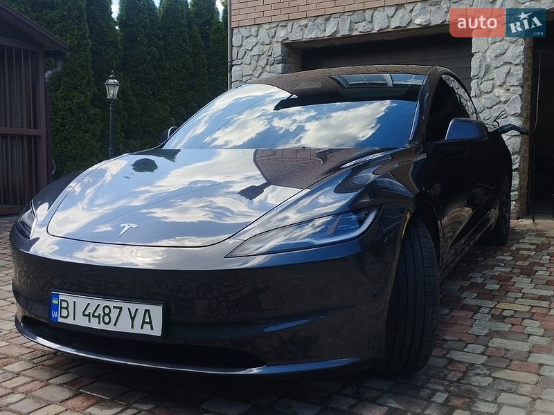 Tesla Model 3 2024