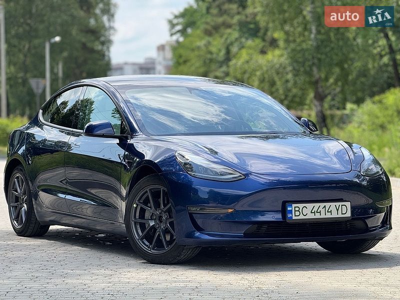 Tesla Model 3 2022