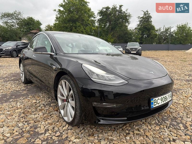 Седан Tesla Model 3 2018 в Самборе