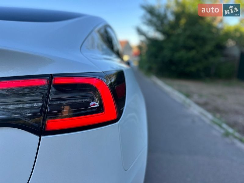 Седан Tesla Model 3 2019 в Одессе