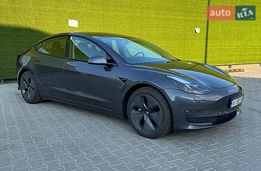 Седан Tesla Model 3 2021 в Киеве