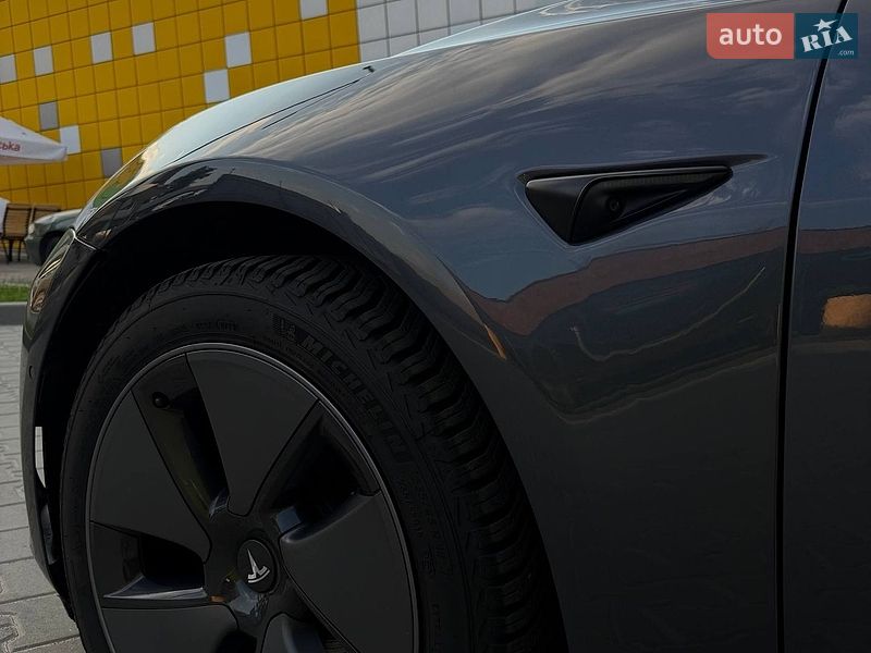 Седан Tesla Model 3 2021 в Киеве