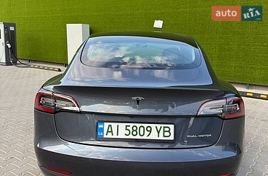 Седан Tesla Model 3 2021 в Киеве