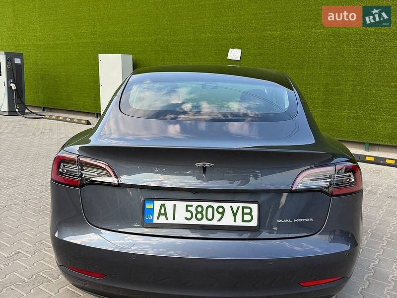 Седан Tesla Model 3 2021 в Киеве