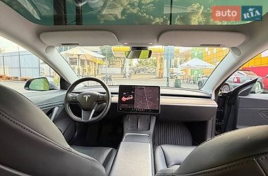 Седан Tesla Model 3 2021 в Киеве