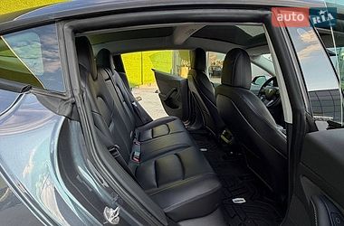 Седан Tesla Model 3 2021 в Киеве