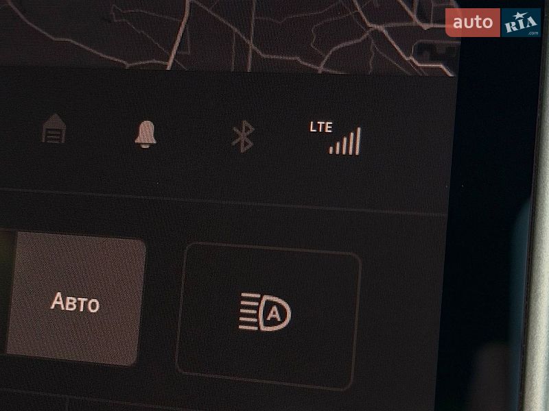 Седан Tesla Model 3 2021 в Киеве