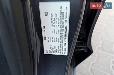 Седан Tesla Model 3 2021 в Киеве
