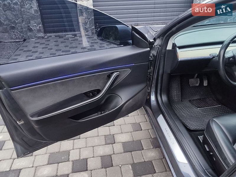 Седан Tesla Model 3 2018 в Хмельницком