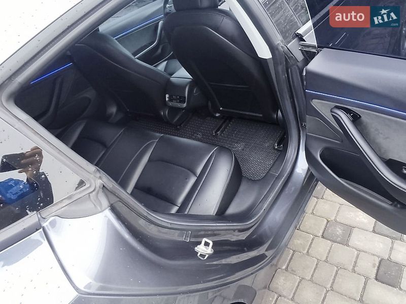 Седан Tesla Model 3 2018 в Хмельницком