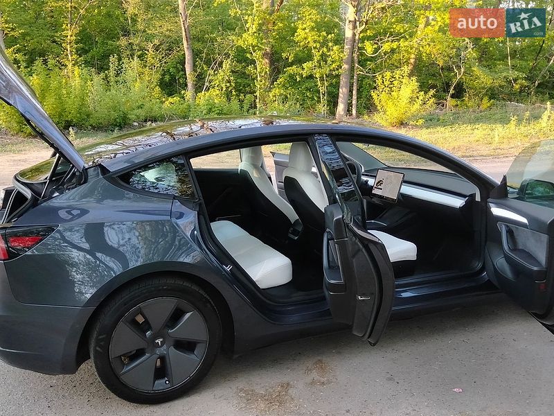 Седан Tesla Model 3 2021 в Полтаве
