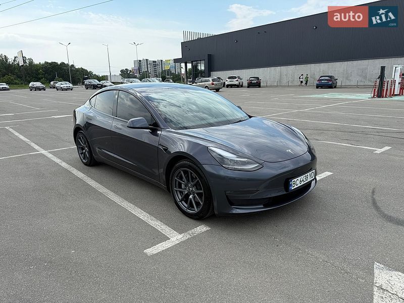 Седан Tesla Model 3 2021 в Ірпені