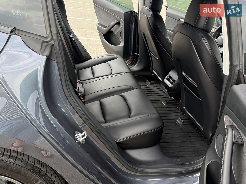 Седан Tesla Model 3 2021 в Ірпені