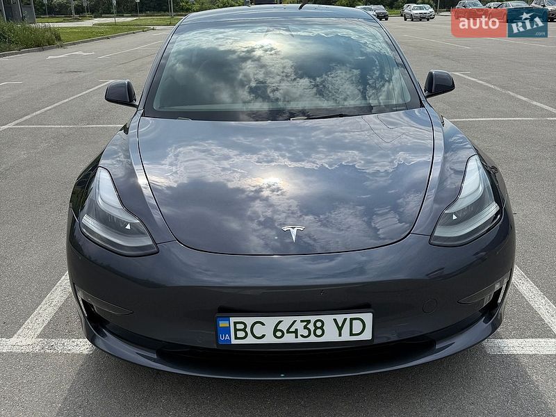Седан Tesla Model 3 2021 в Ірпені