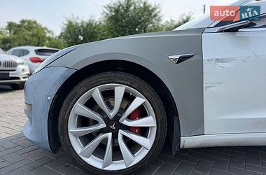 Седан Tesla Model 3 2019 в Луцке