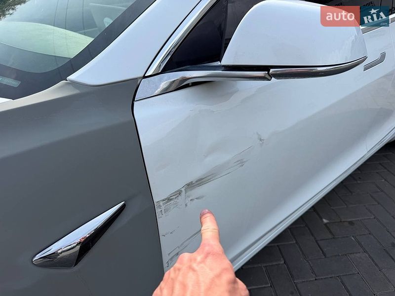 Седан Tesla Model 3 2019 в Луцке